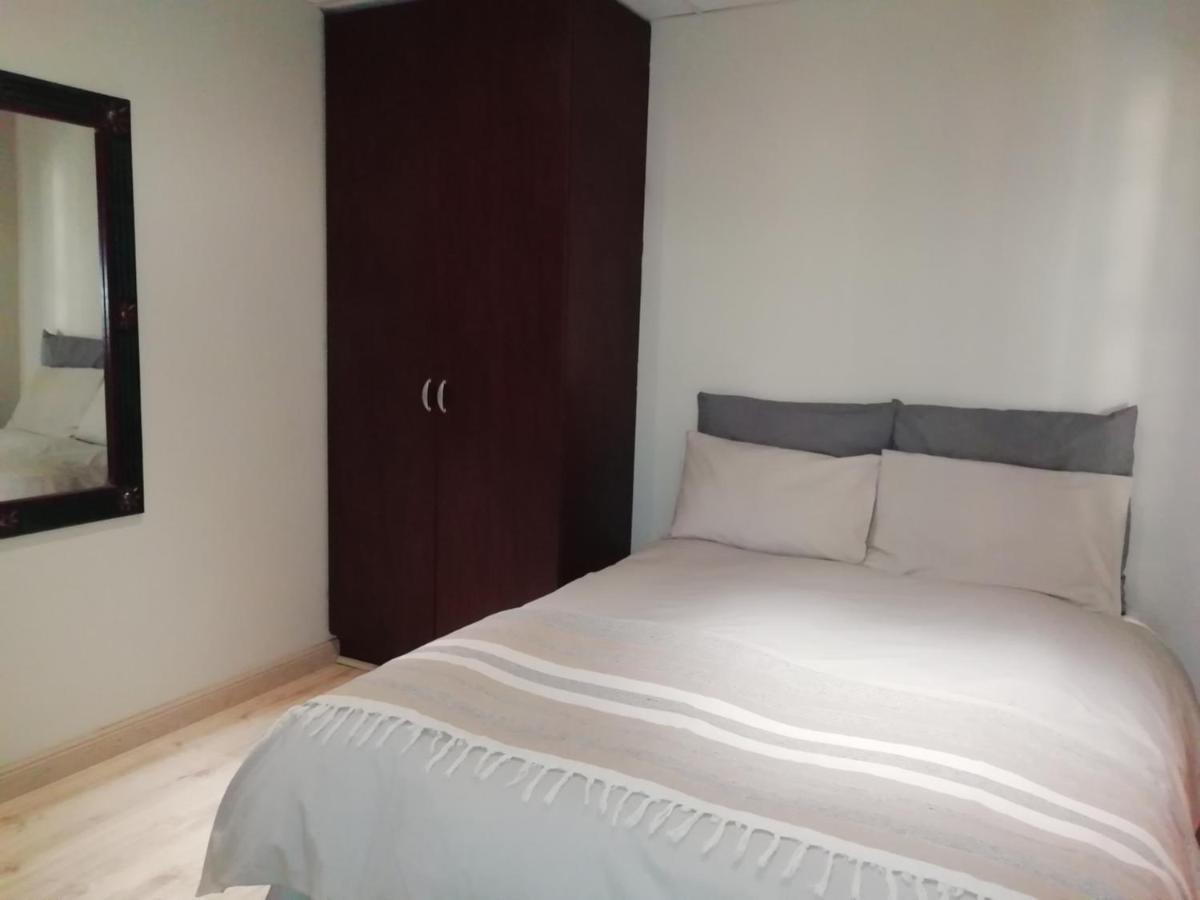 Апартаменты Jireh Self Catering Блумфонтейн Экстерьер фото