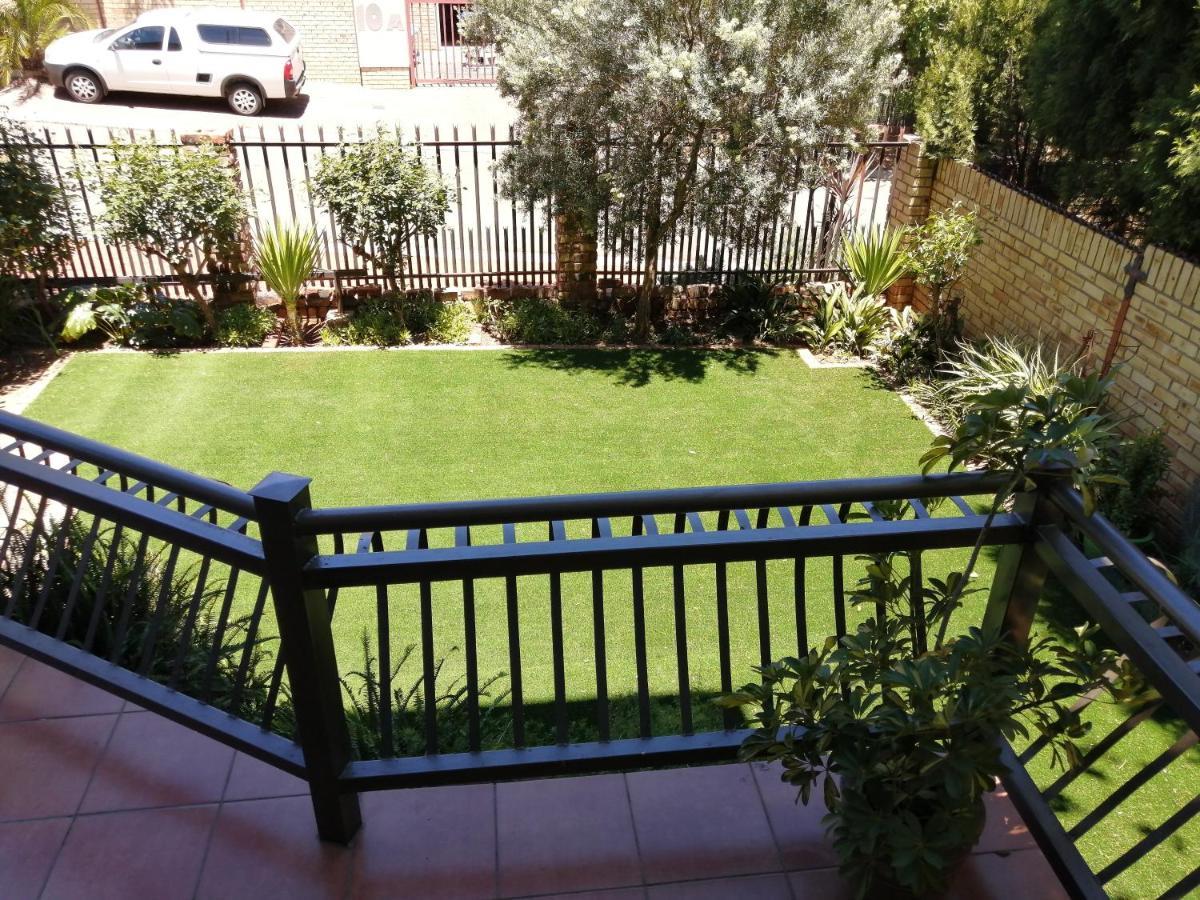 Апартаменты Jireh Self Catering Блумфонтейн Экстерьер фото
